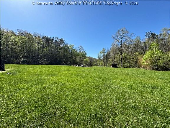 5th image of 1784 Herdman Rd