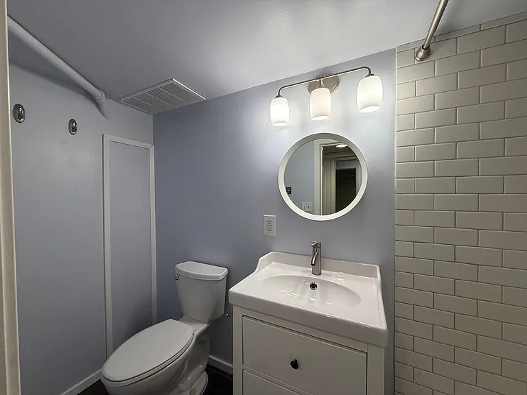 924 N Union Ave — Photo 18
