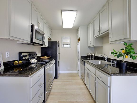3rd image of 900 Cambridge Drive #128