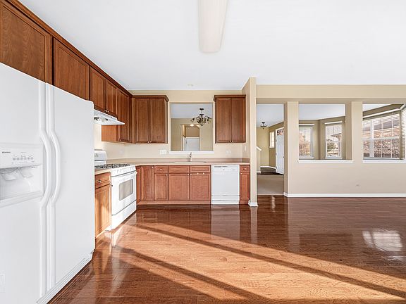 5th image of 571 W Kristina Ln