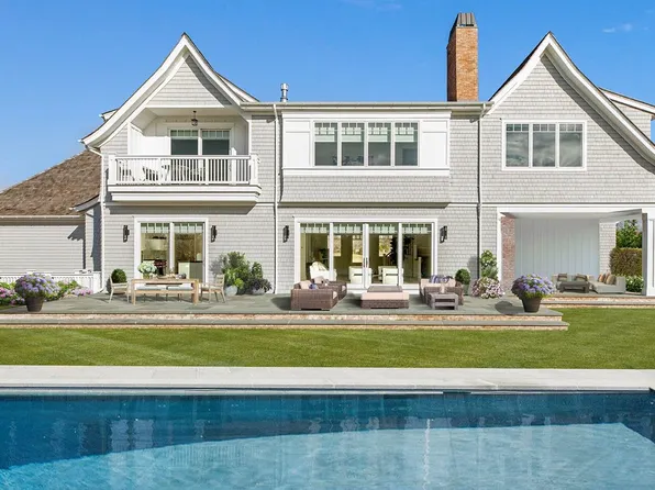 46 Rosko Dr, Southampton, NY 11968