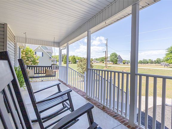 3rd image of 208 Mahaffey Rd