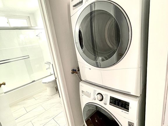 2nd image of 1441 Manhattan Beach Blvd APT 2