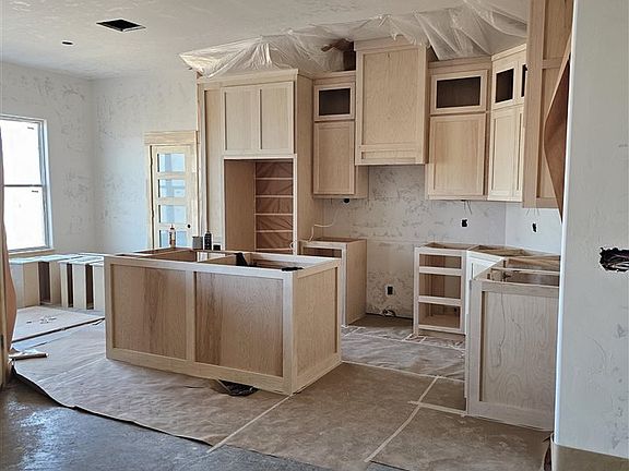 4th image of 280 Mountain Ridge Pl