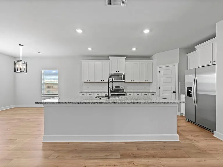 9513 Balmy Ln — Photo 5
