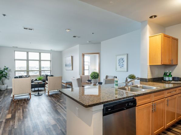 5699 N Centerpark Way APT 425