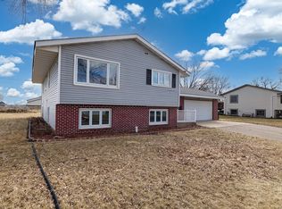 821 William St, Hamburg, MN 55339