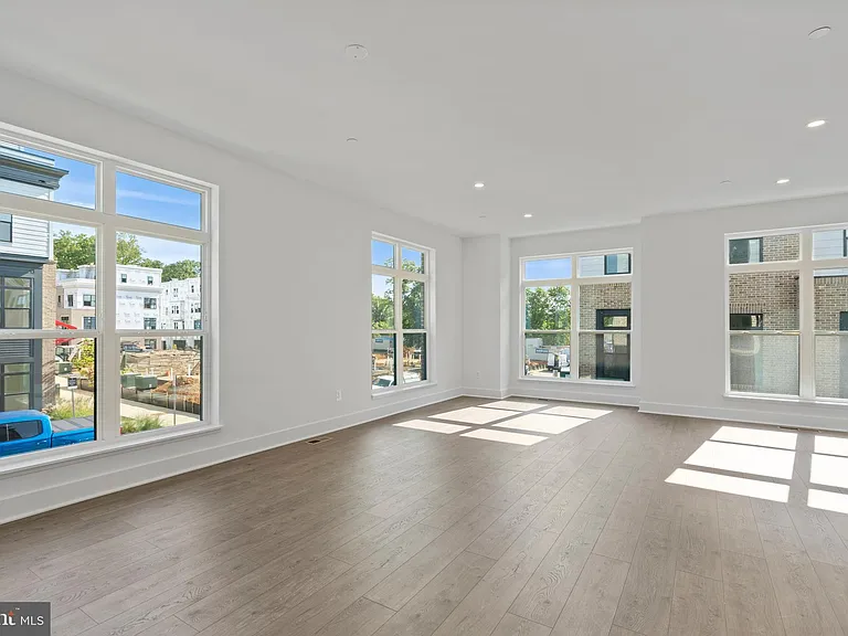 2038 Tysons Ridgeline Rd — Photo 18