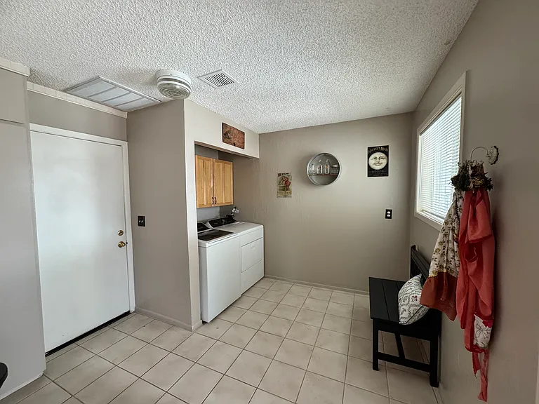 E Villa Maria Dr — Photo 10