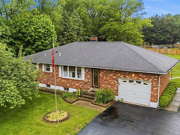 3rd image of 40 Rawlings Dr