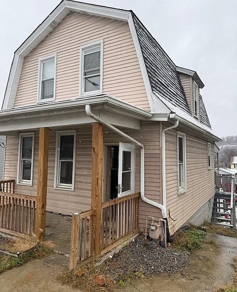 1st image of 327 Graham St