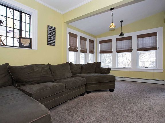2nd image of 22 Varick Ct