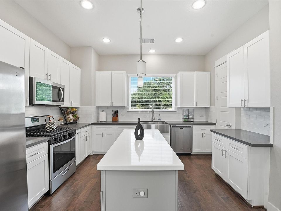 1st image of 2057 Sherwood Forest St