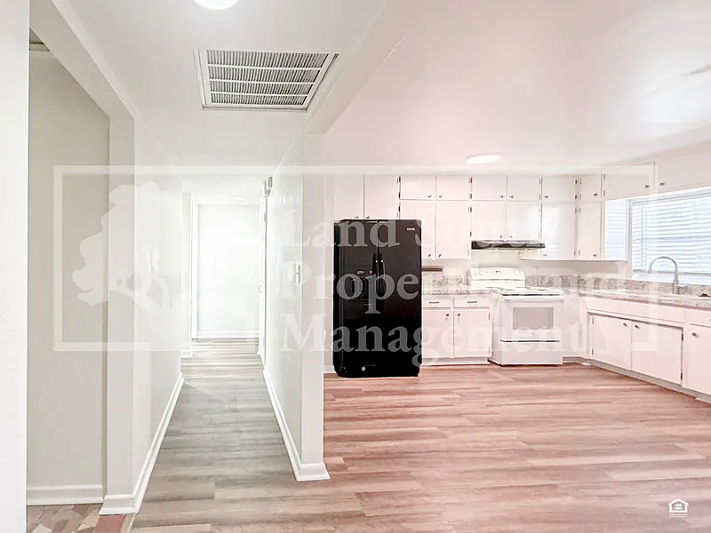 2 bed, 1.0 bath, 1066 sqft, $1,750 — Photo 4