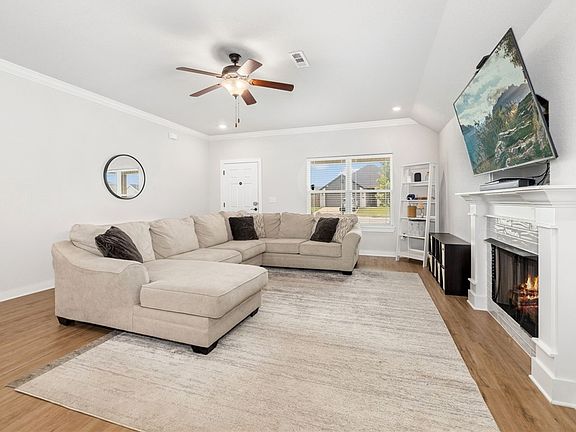 2nd image of 4348 W Newton Ave