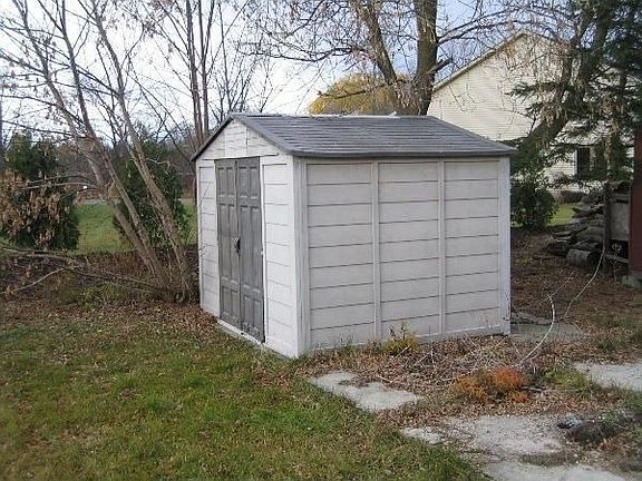 4th image of 619 Pinehurst Ct