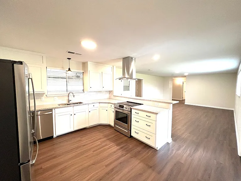 3041 Singletary Dr — Photo 7