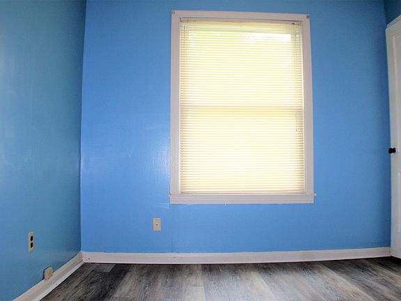 3rd image of 2141 Ellis Dr
