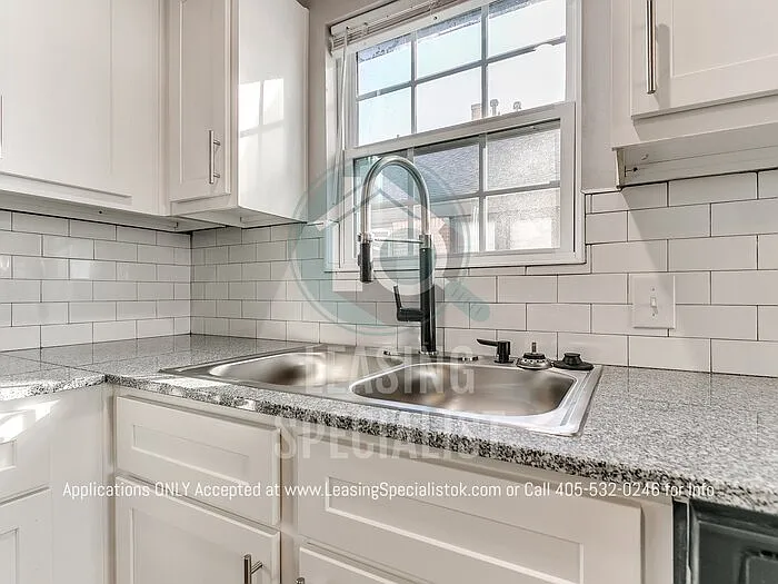 1115 NW 27th St — Photo 22