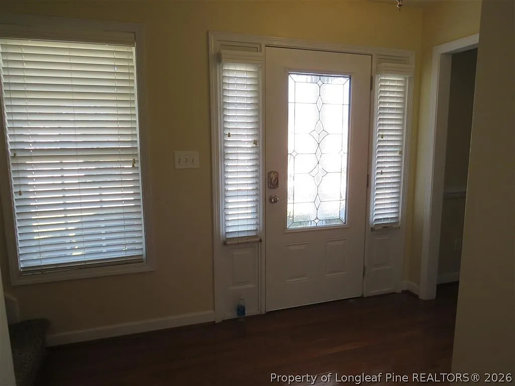 5 bed, 2.5 bath, 2876 sqft, $2,095 — Photo 3