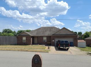 747 Hickman Dr, Pea Ridge, AR 72751