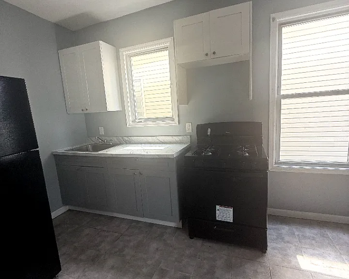 36 Dehart Pl #1A — Photo 1