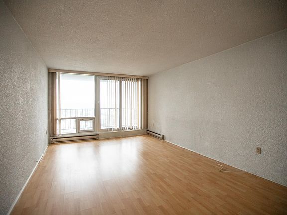 2nd image of 5572 N Ridge Rd #1107