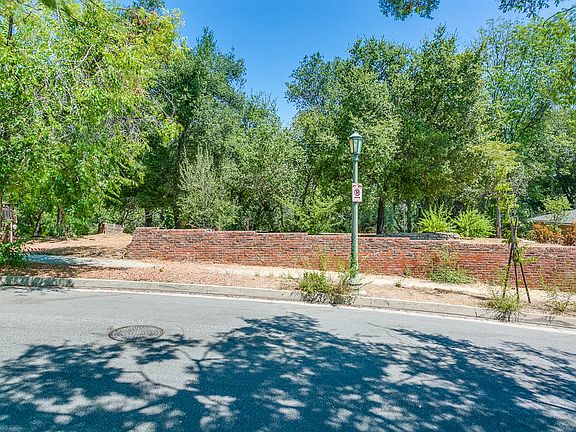 5th image of 1530 Scenic Dr
