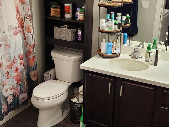5th image of 3424 Chicago Dr Unit 302