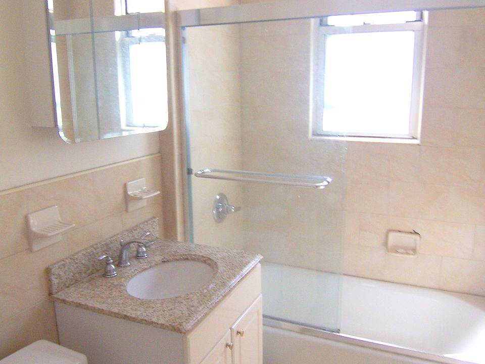 1st image of 2454 29th St APT 2B