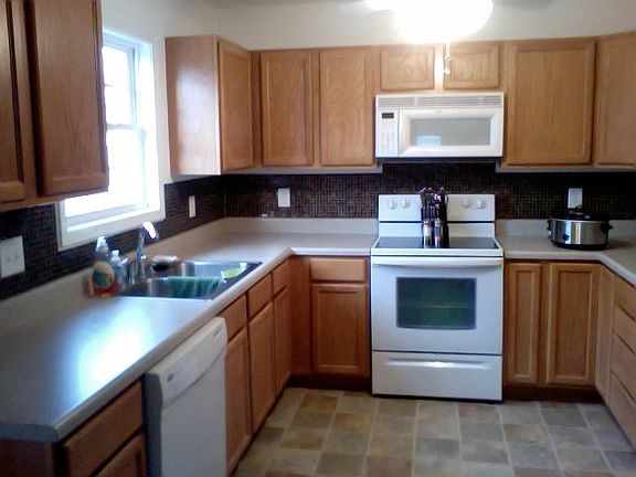 4th image of 639 N Tacoma Ave