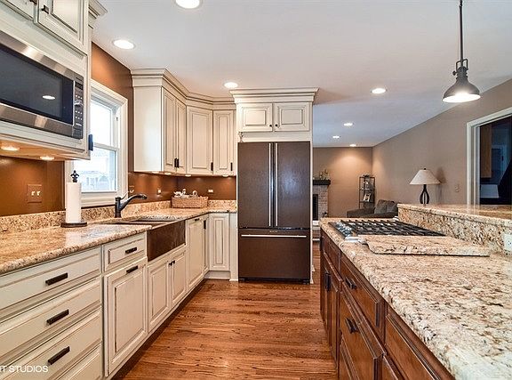4th image of 517 W Ashford Ln