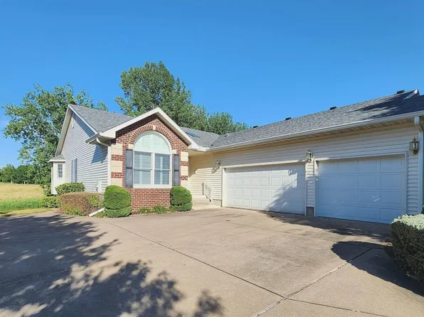 4255 E 58th St #3, Davenport, IA 52807