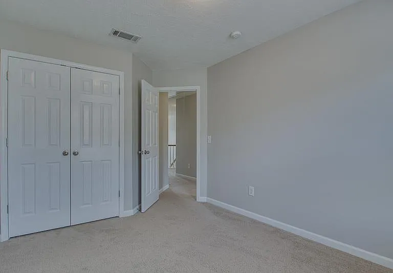 1058 Ashmore Dr — Photo 13