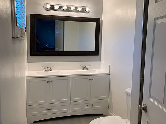 5th image of 2800 Cabrillo Dr
