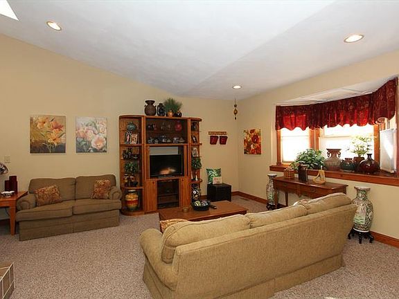 4th image of 3344 Southfield Dr