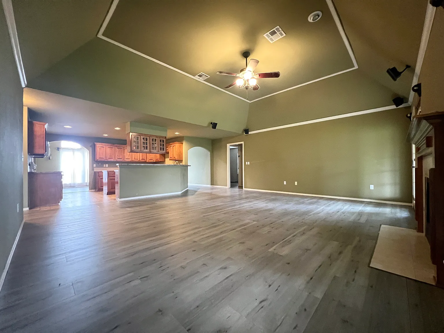E 39th Pl S, Broken Arrow — Photo 3