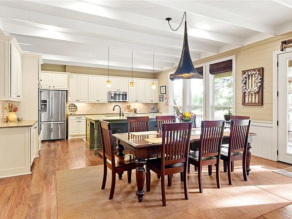 2nd image of 647 Blue Sky Ln