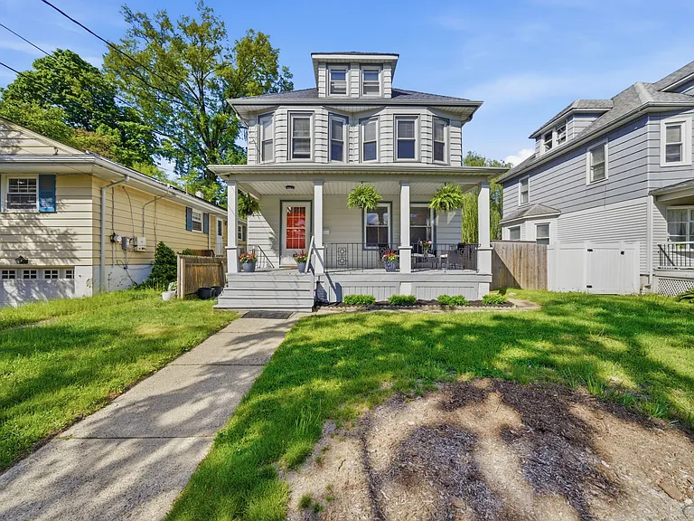 42 Spring Valley Ave — Photo 1