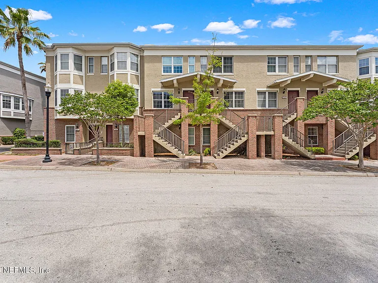 343 E Church St — Photo 1