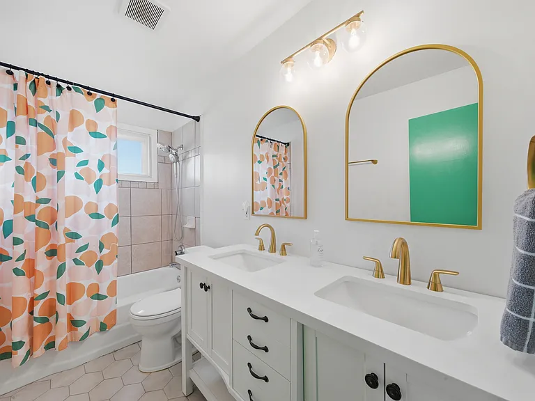 702 E Karma Ave — Photo 2