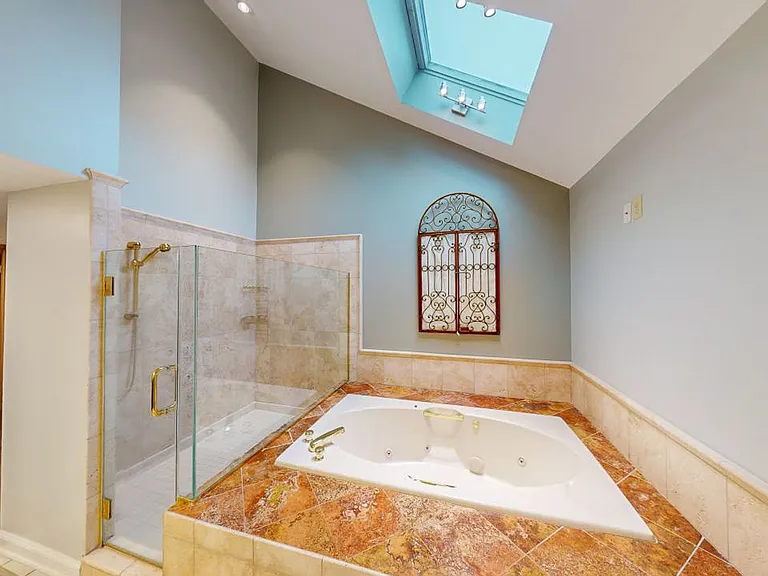5790 Rushwood Dr — Photo 20