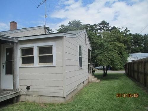 3rd image of 326 E Warehouse St