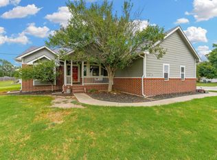 1325 N Stewart St, Wellington, KS 67152