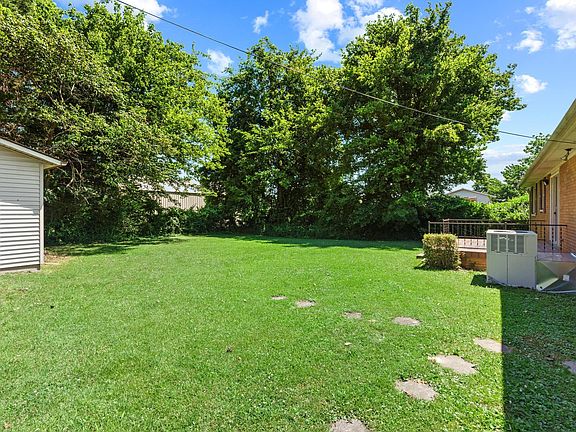 5th image of 125 Grogan Cir