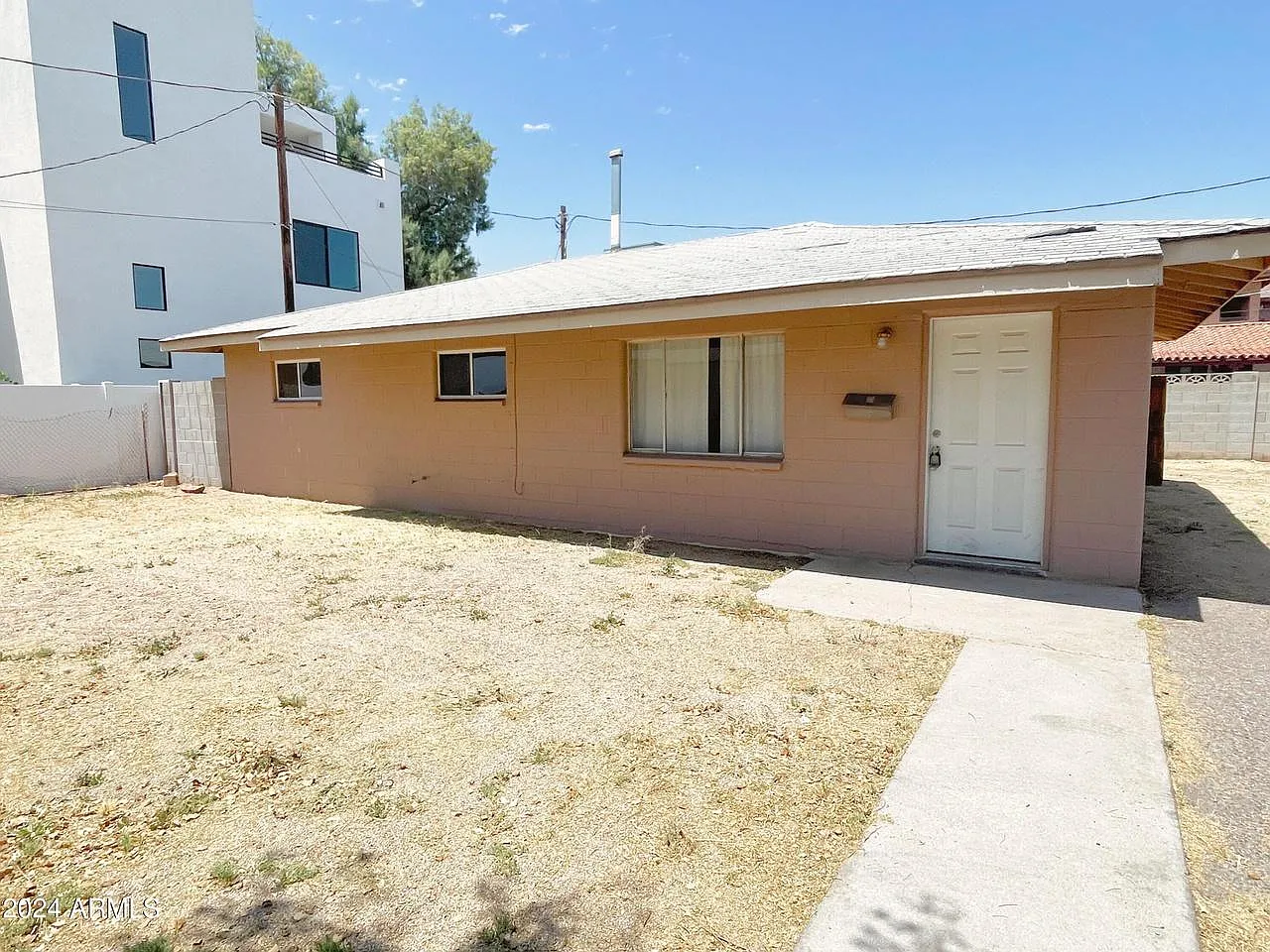 2138 E Turney Ave — Photo 1