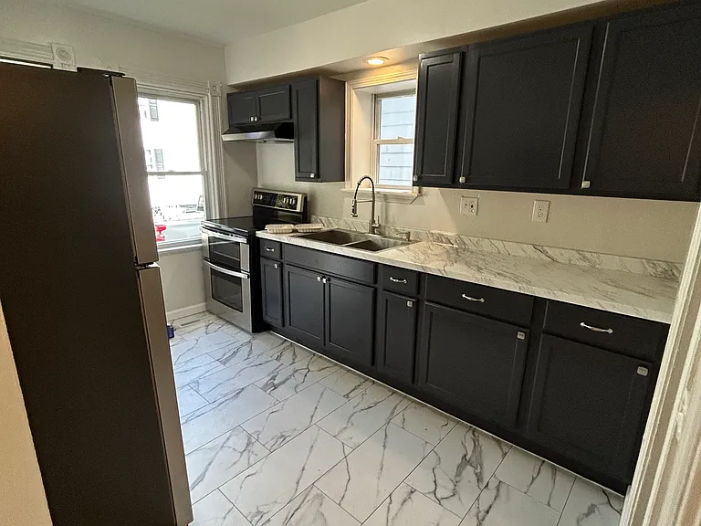 13 East Ave — Photo 1
