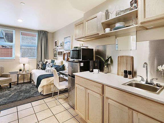 5th image of 10610 Meridian Ave N #701D