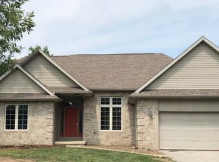 930 Robinhood Ave, Findlay, OH 45840