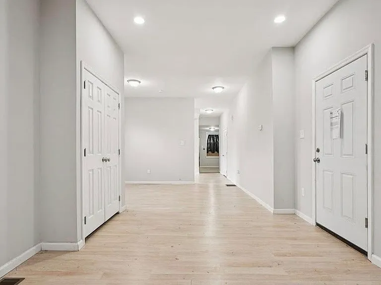 1009 W Main St #1 — Photo 2